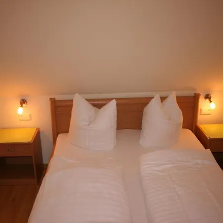 Goedeke Michels 1 * Zingst